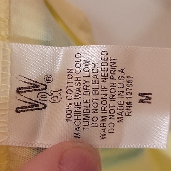 Like New Envy & Ivory Multicolored Graphic T-Shirt - Picture 6 of 7